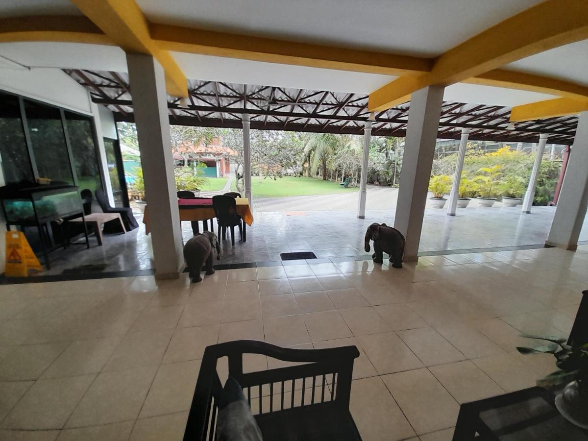 Larn'S Villa Hotel & Apartment 와두와 외부 사진